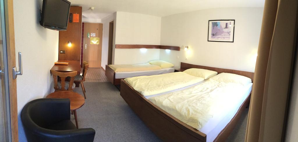 Hotel Zum See Grächen Стая снимка