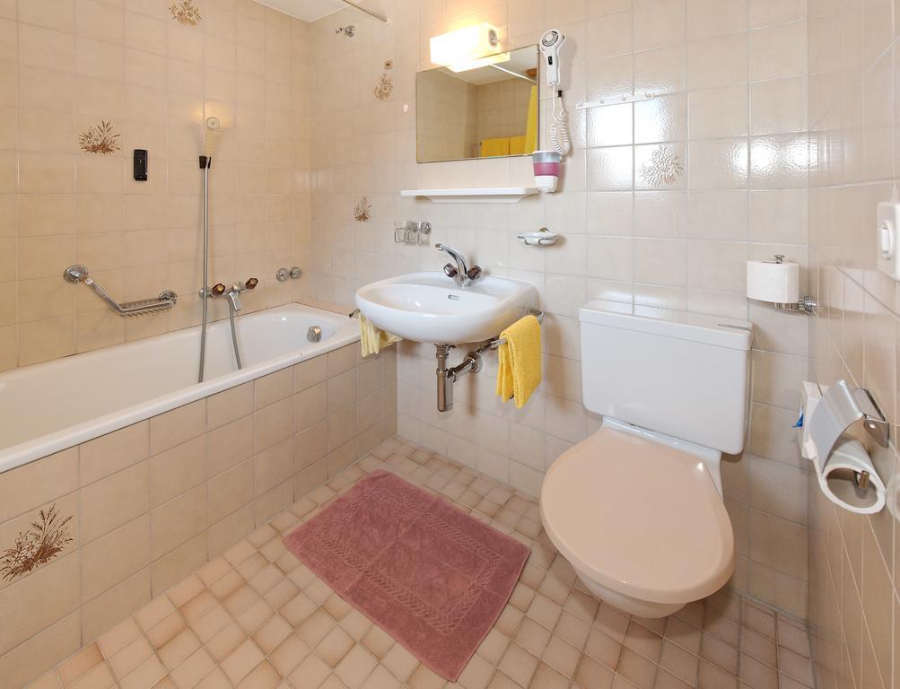 Hotel Zum See Grächen Стая снимка